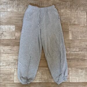 Aeropostale Gray Sweatpants with drawstring